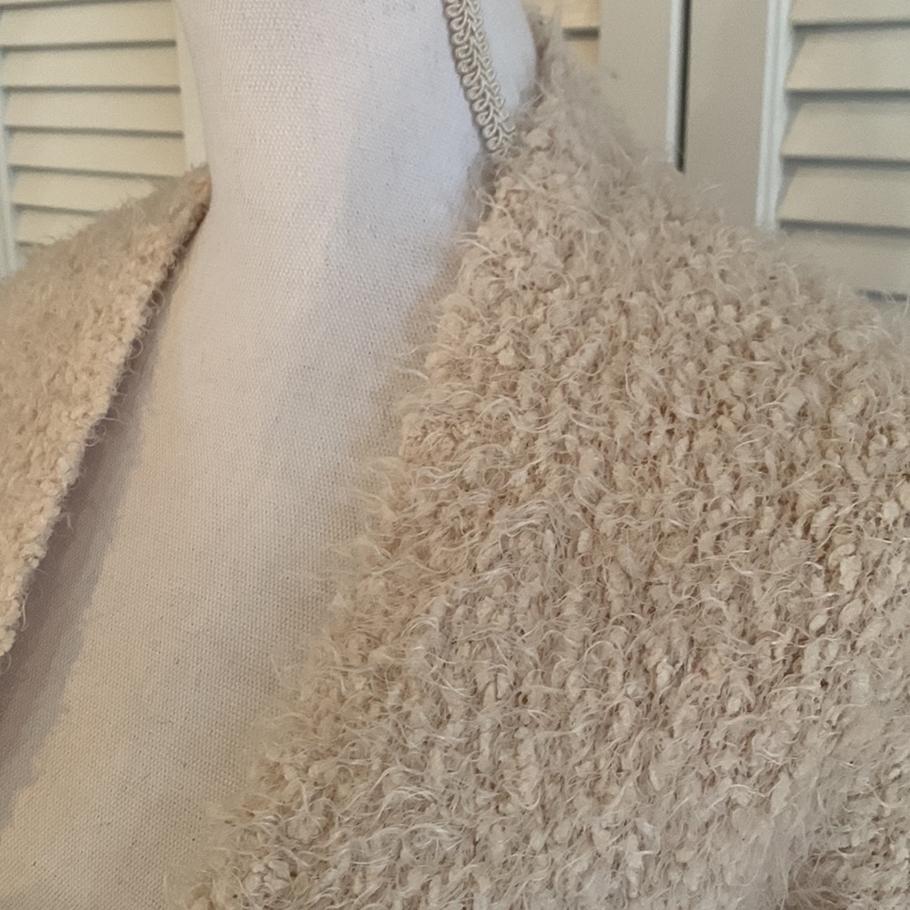 Ecote Women’s Ivory Cream Fuzzy Open Front Cardigan w/ Side Pockets Size Small - Picture 2 of 6